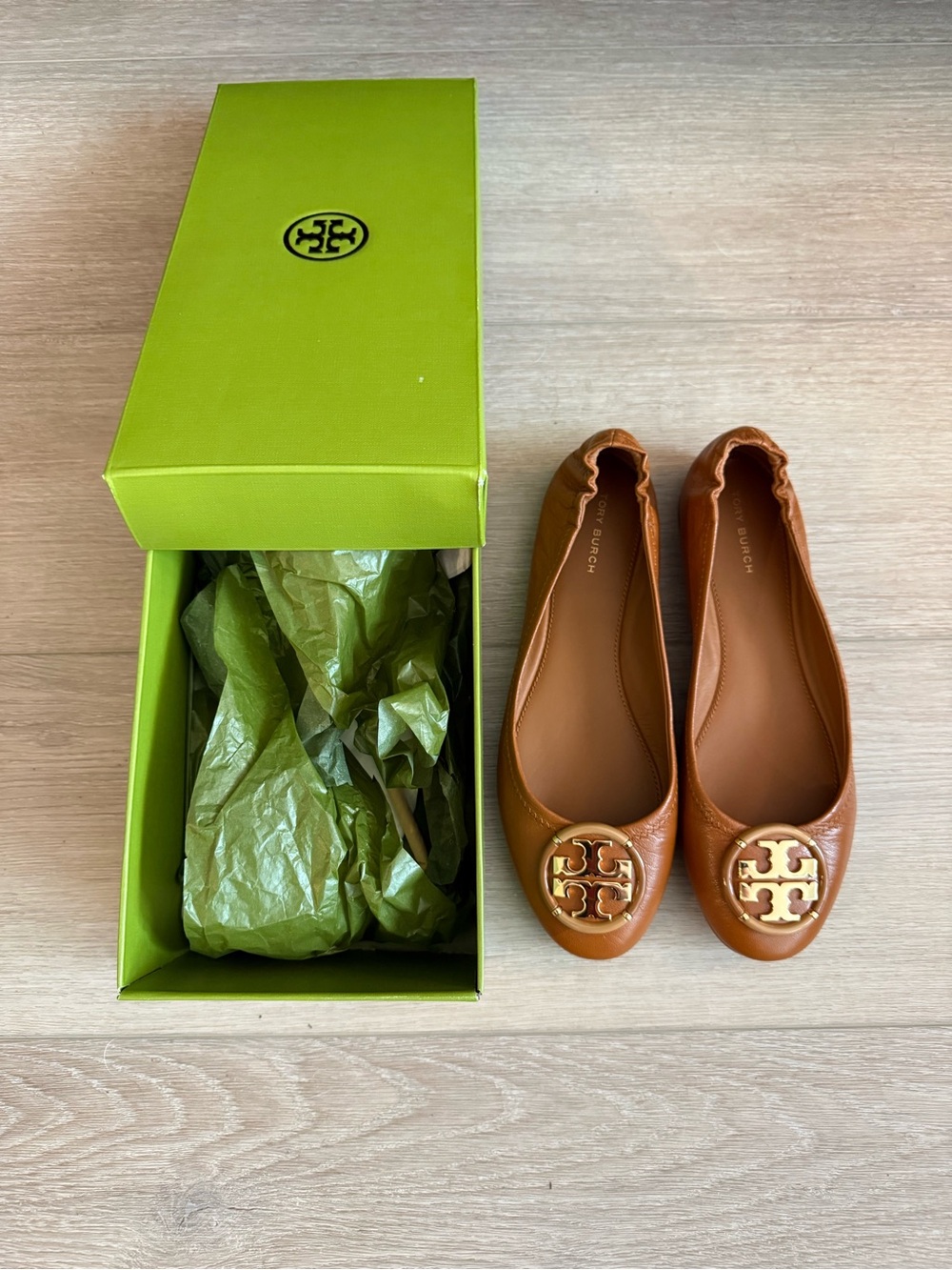 NIB Tory Burch Multi Logo Leather Ballet Flat (Style 156749) - Camel